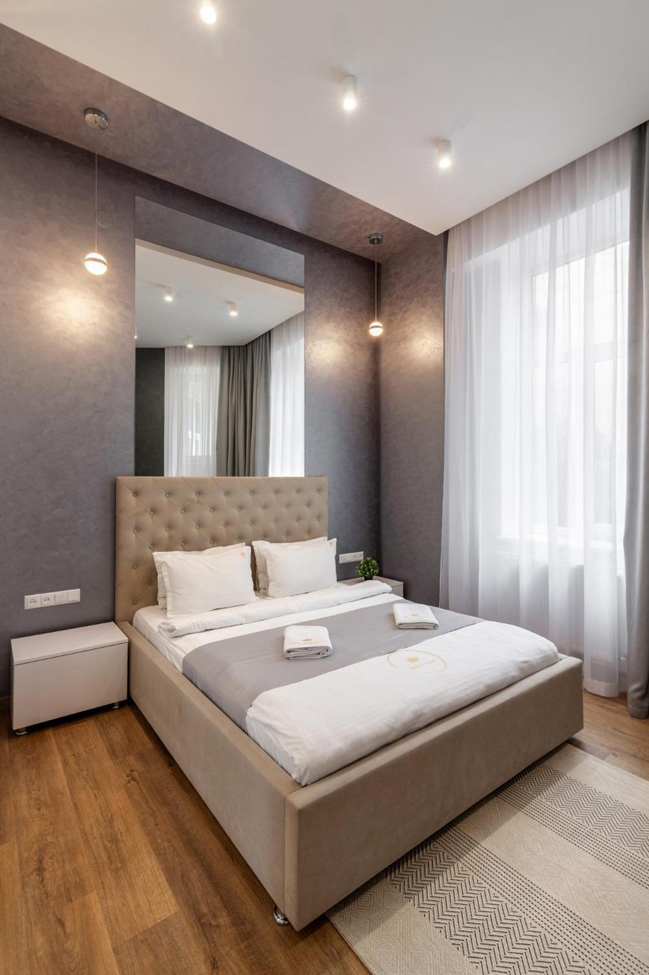 Royal Apartment On Franka 28 Lviv Exterior photo